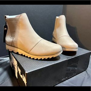 Sorel Women’s Harlow Chelsea Bootie